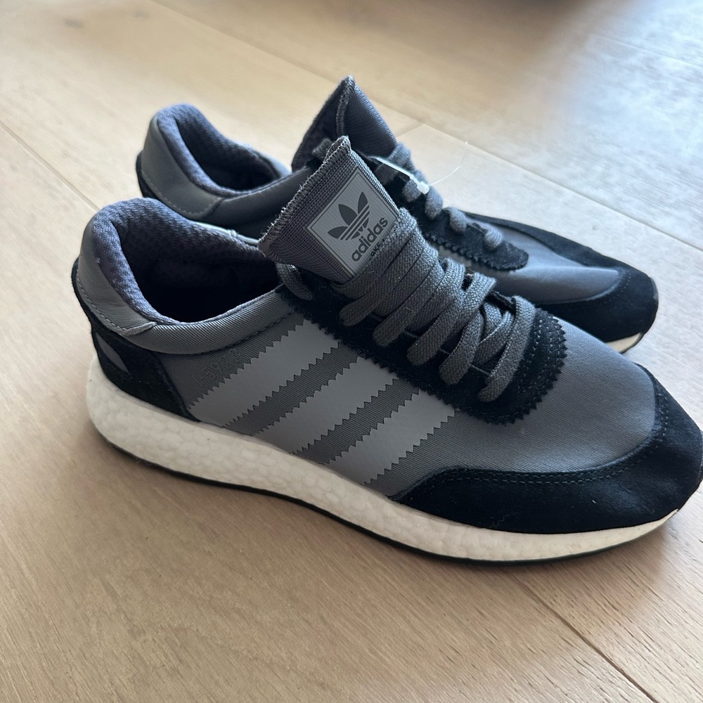 adidas shoes. New. Size 7. Black and gray.